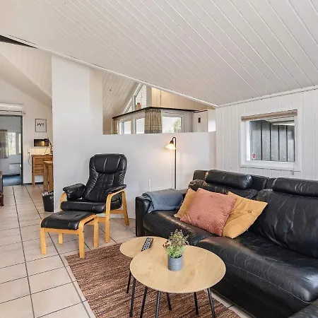 בית נופש 6 Person Holiday In Oksb L